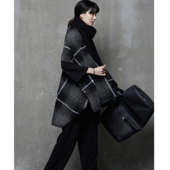 Gorgeous Check Patterns Poncho Style Coat - Picture 3 of 6